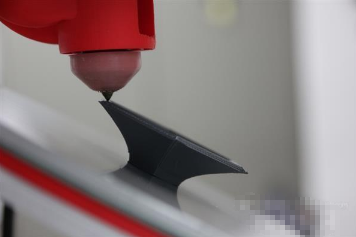 瑞士大學(xué)生開發(fā)出打印懸垂對象的六軸<a href=http://ynbfy.com/3D-printer/ target=_blank class=infotextkey>3D打印機</a>